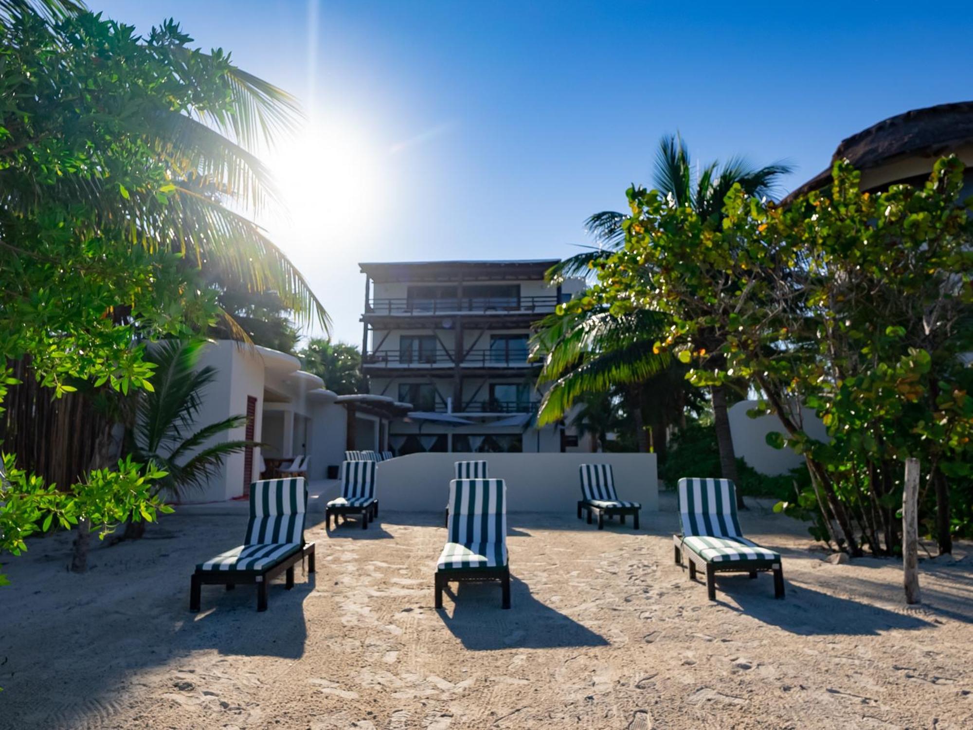 Beach Front Hotel Boutique Dk House Isla Holbox Exteriör bild